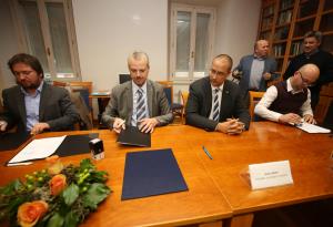 PODPIS SPORAZUMA-vpis Klasičnega krasa na Seznam svetovne dediščine pri Unesco 22 FOTO LJUBO VUKELIČ